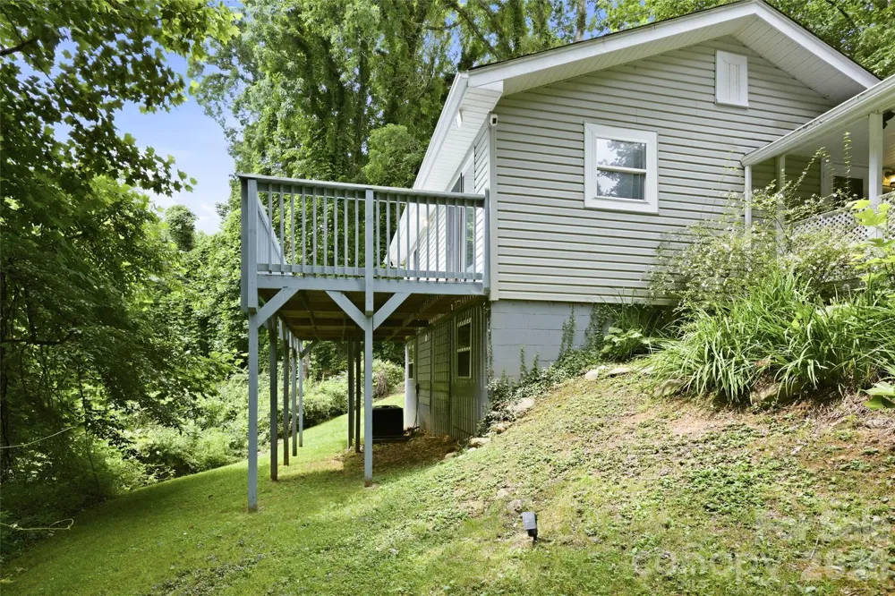 83 E View Street Marion, NC 28752