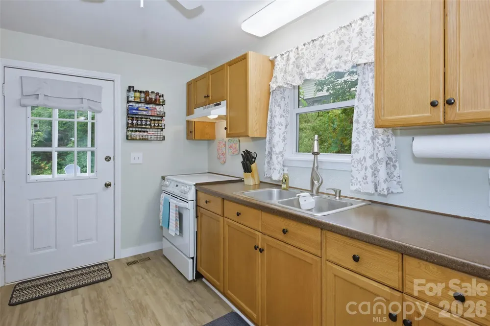 83 E View Street Marion, NC 28752