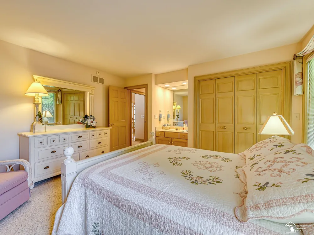 5572 Raven Parkway Drive Monroe Charter Township, MI 48161