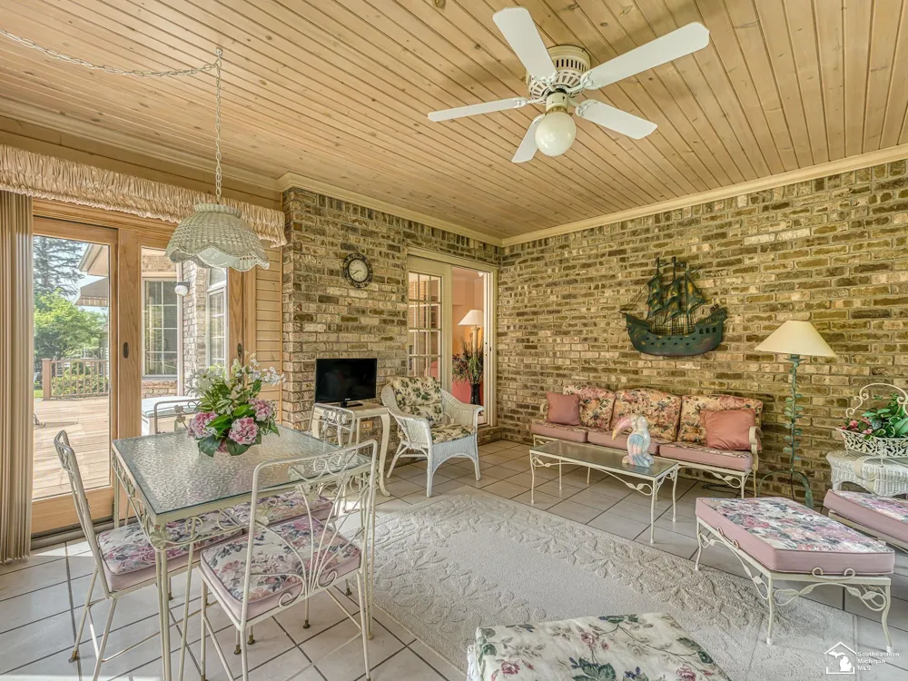 5572 Raven Parkway Drive Monroe Charter Township, MI 48161