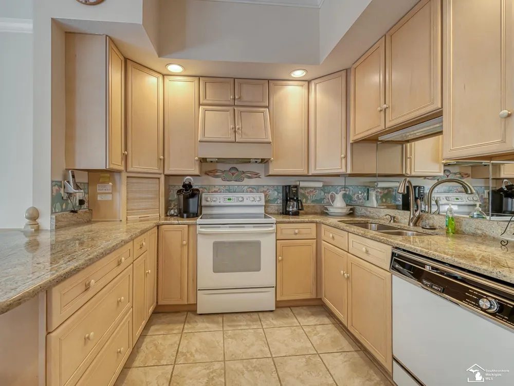 5572 Raven Parkway Drive Monroe Charter Township, MI 48161