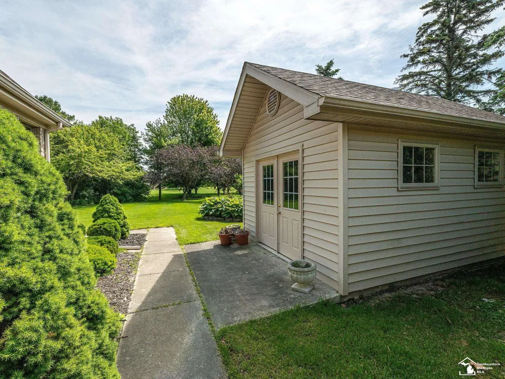 5572 Raven Parkway Drive Monroe Charter Township, MI 48161