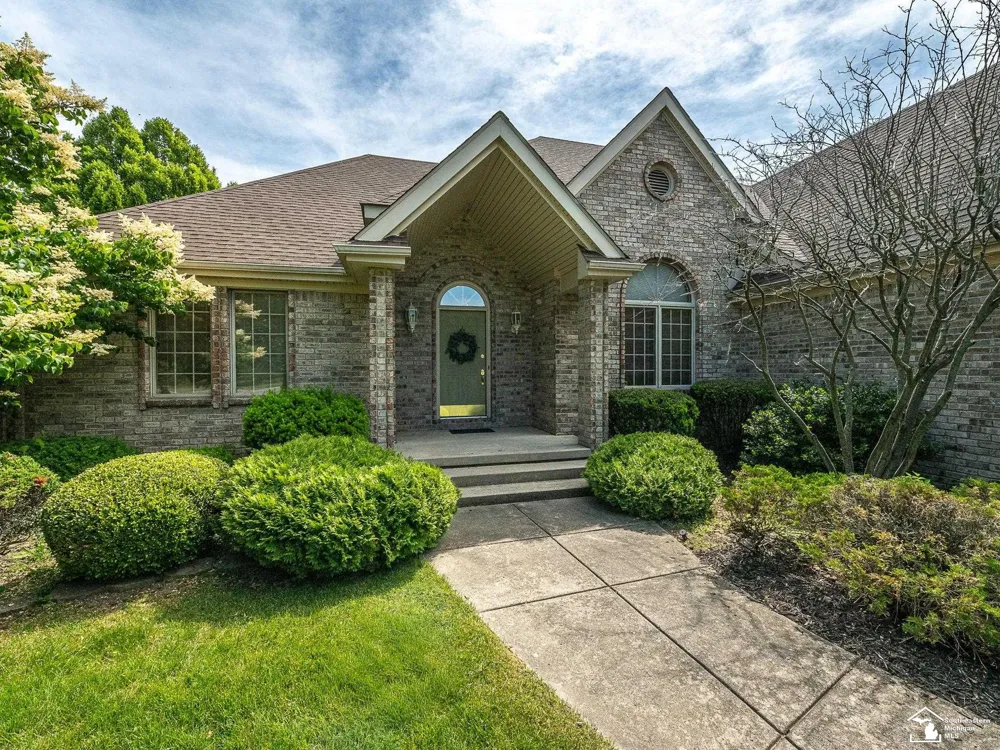 5572 Raven Parkway Drive Monroe Charter Township, MI 48161