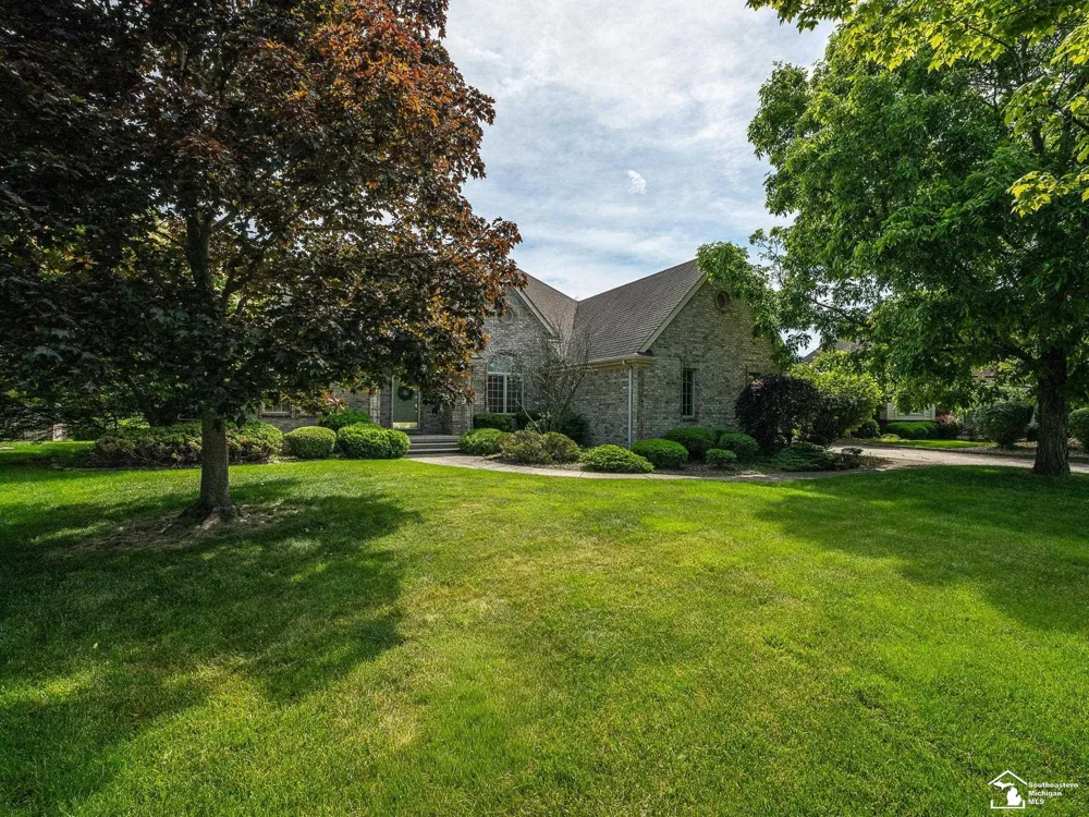 5572 Raven Parkway Drive Monroe Charter Township, MI 48161