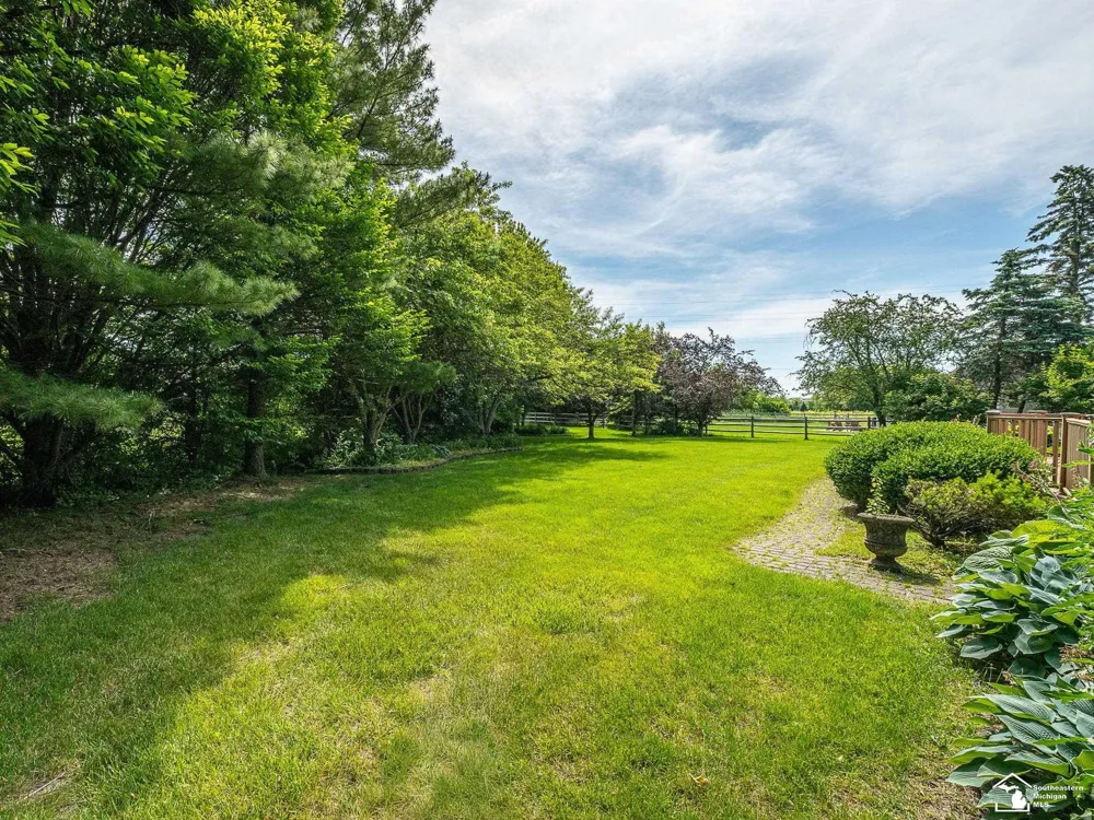 5572 Raven Parkway Drive Monroe Charter Township, MI 48161