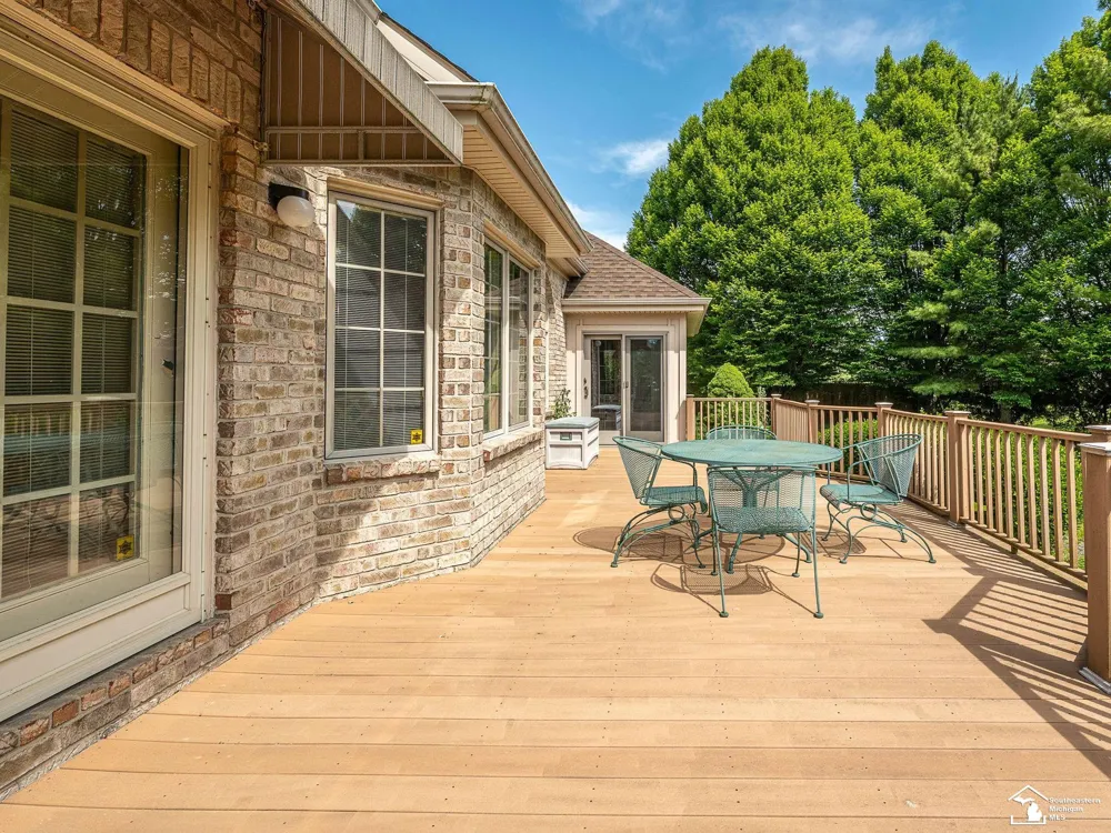 5572 Raven Parkway Drive Monroe Charter Township, MI 48161