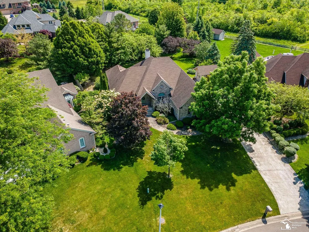 5572 Raven Parkway Drive Monroe Charter Township, MI 48161