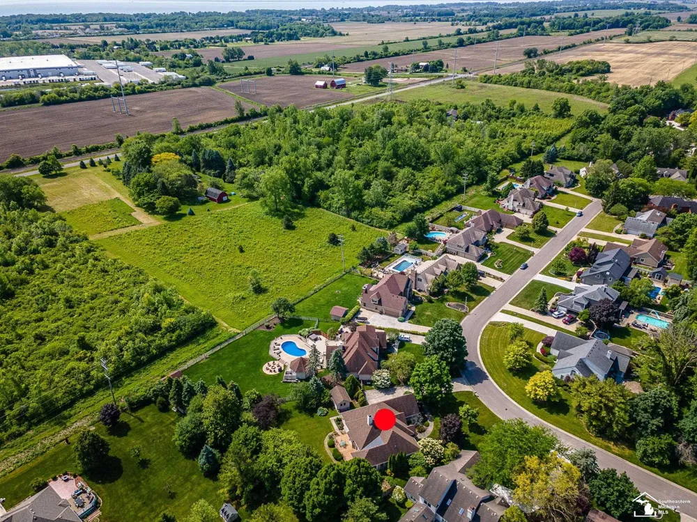 5572 Raven Parkway Drive Monroe Charter Township, MI 48161