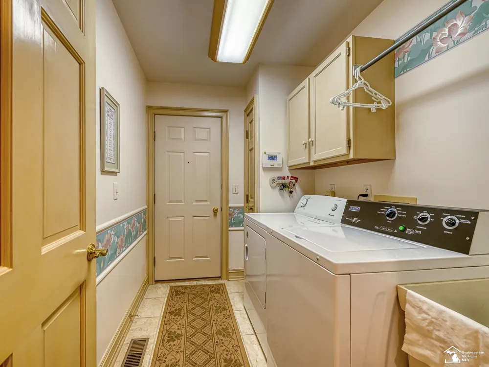 5572 Raven Parkway Drive Monroe Charter Township, MI 48161