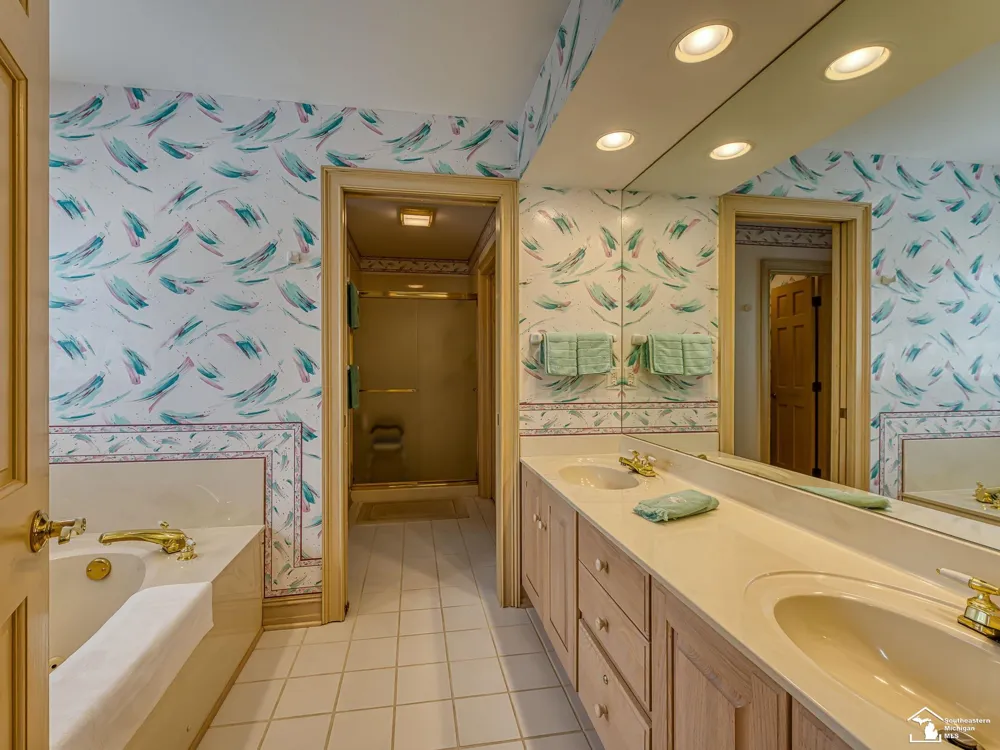 5572 Raven Parkway Drive Monroe Charter Township, MI 48161