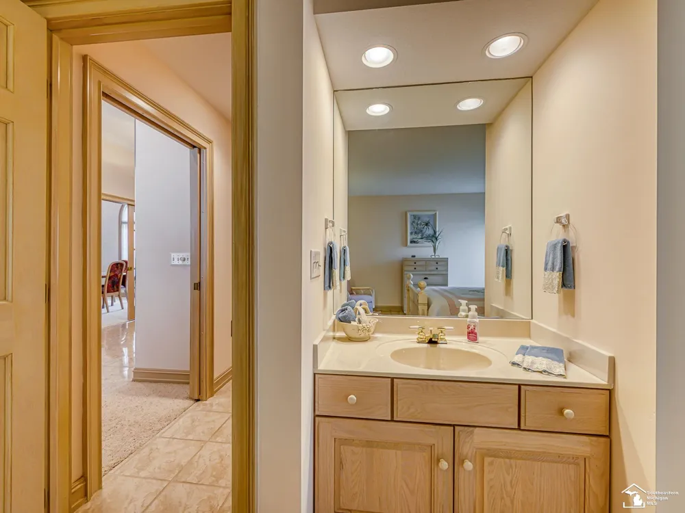 5572 Raven Parkway Drive Monroe Charter Township, MI 48161