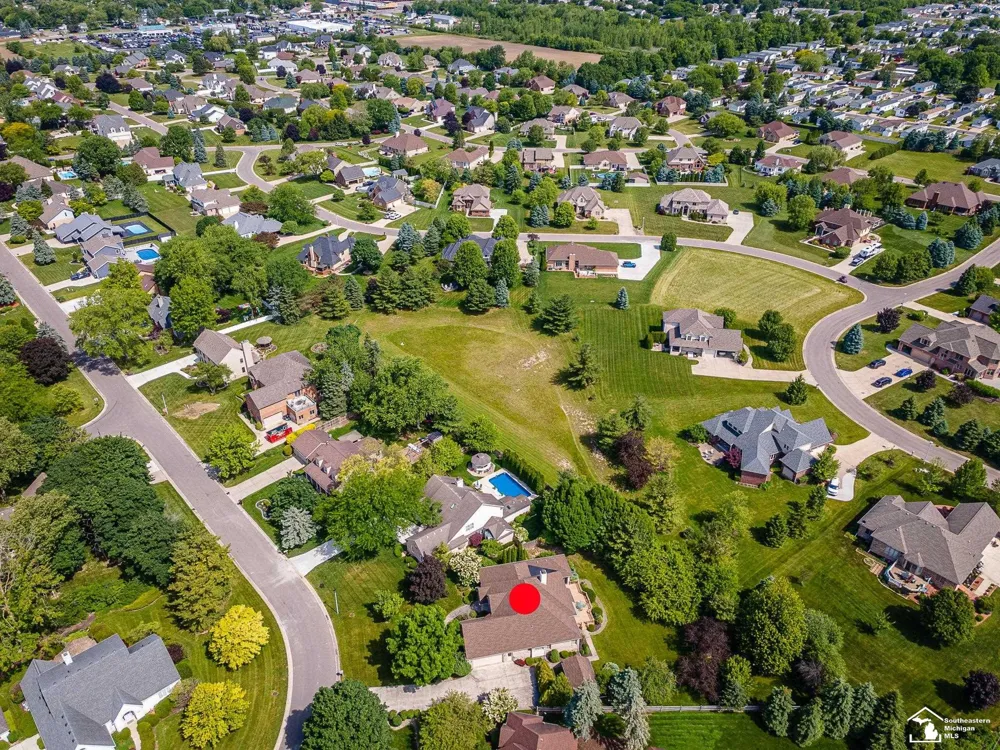 5572 Raven Parkway Drive Monroe Charter Township, MI 48161