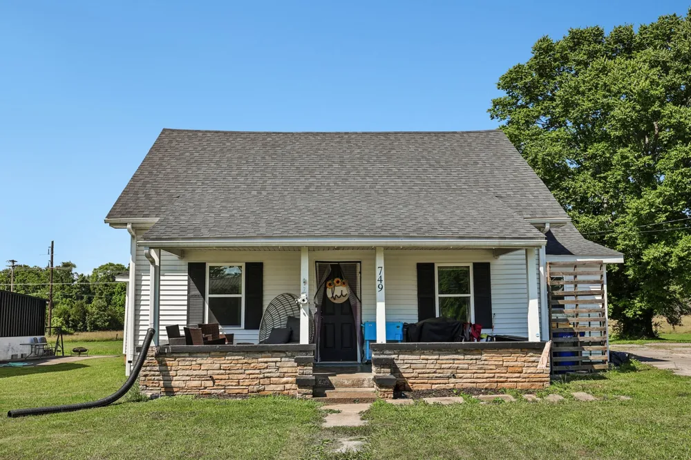 749 N Main St Russellville, KY 42276