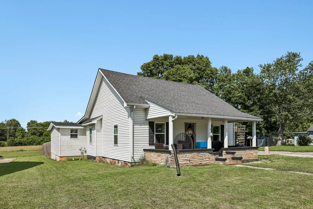 749 N Main St Russellville, KY 42276
