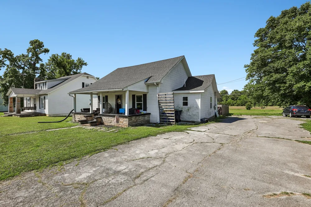 749 N Main St Russellville, KY 42276
