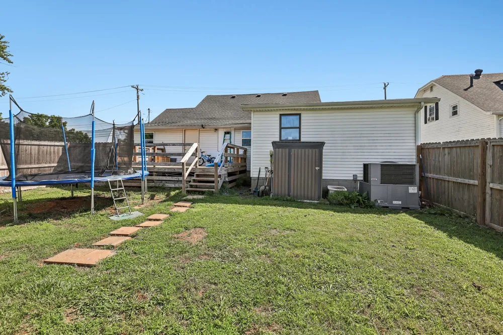 749 N Main St Russellville, KY 42276