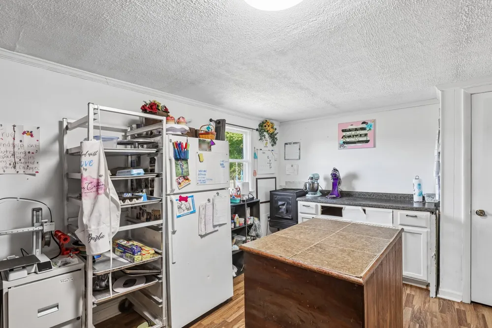 749 N Main St Russellville, KY 42276
