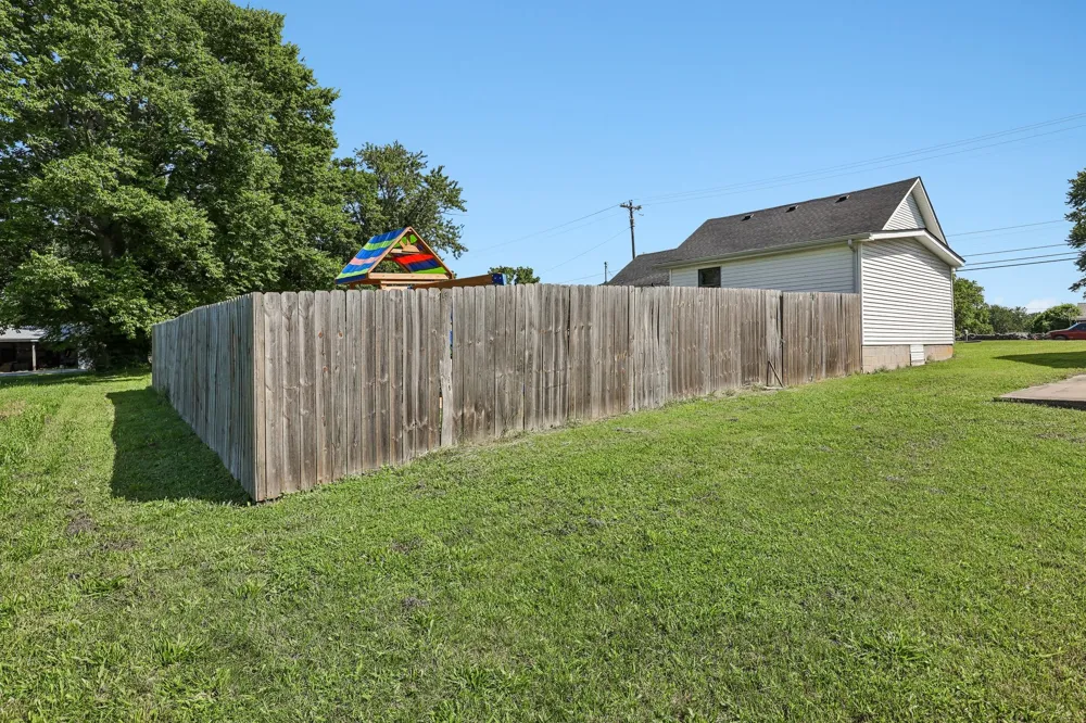 749 N Main St Russellville, KY 42276