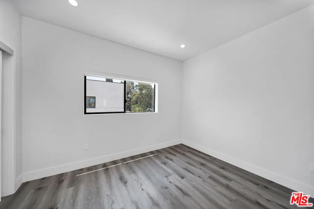 11524 Emelita Street North Hollywood, CA 91601