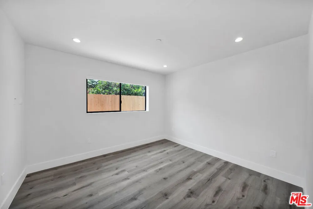 11524 Emelita Street North Hollywood, CA 91601