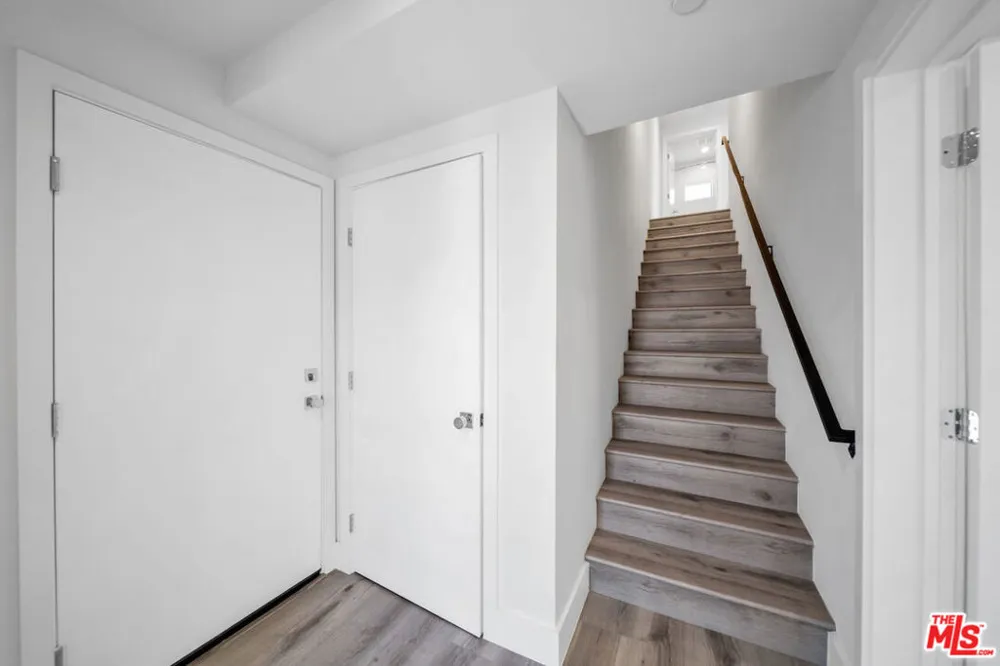 11524 Emelita Street North Hollywood, CA 91601