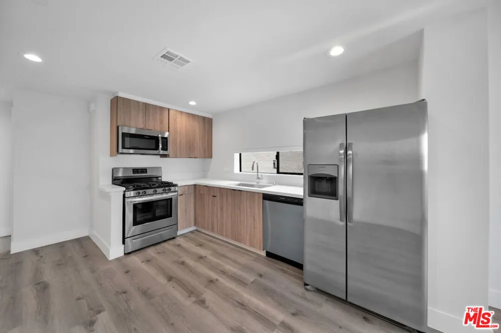 11524 Emelita Street North Hollywood, CA 91601