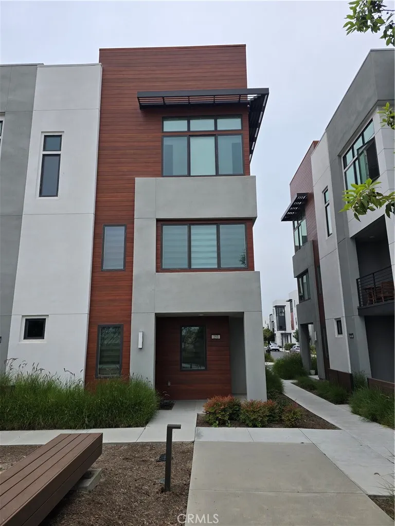 253 Waypoint Tustin, CA 92782
