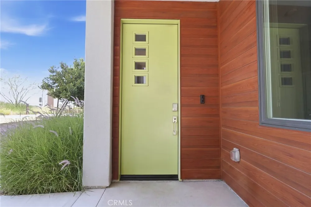 253 Waypoint Tustin, CA 92782