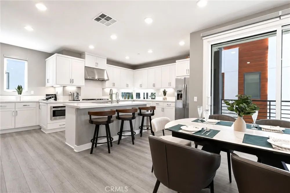 253 Waypoint Tustin, CA 92782