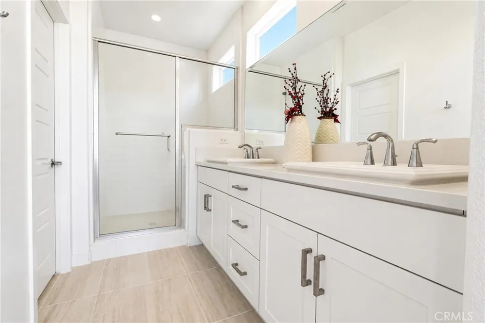 253 Waypoint Tustin, CA 92782
