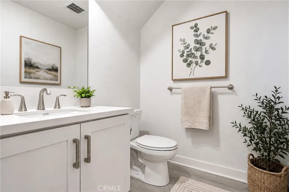 253 Waypoint Tustin, CA 92782