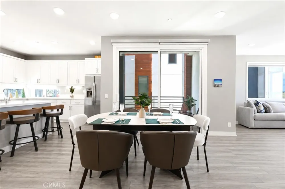 253 Waypoint Tustin, CA 92782