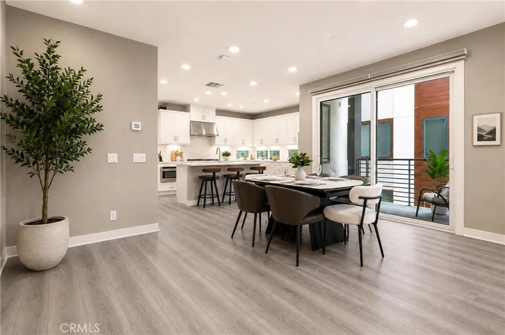 253 Waypoint Tustin, CA 92782