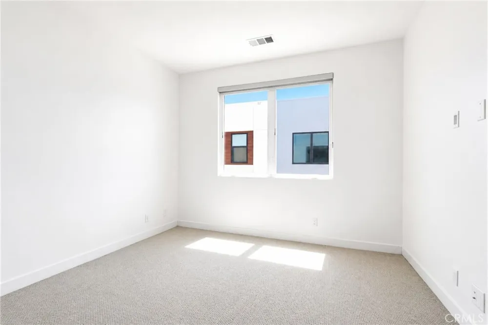 253 Waypoint Tustin, CA 92782