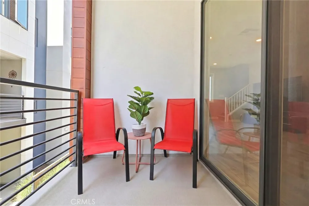 253 Waypoint Tustin, CA 92782