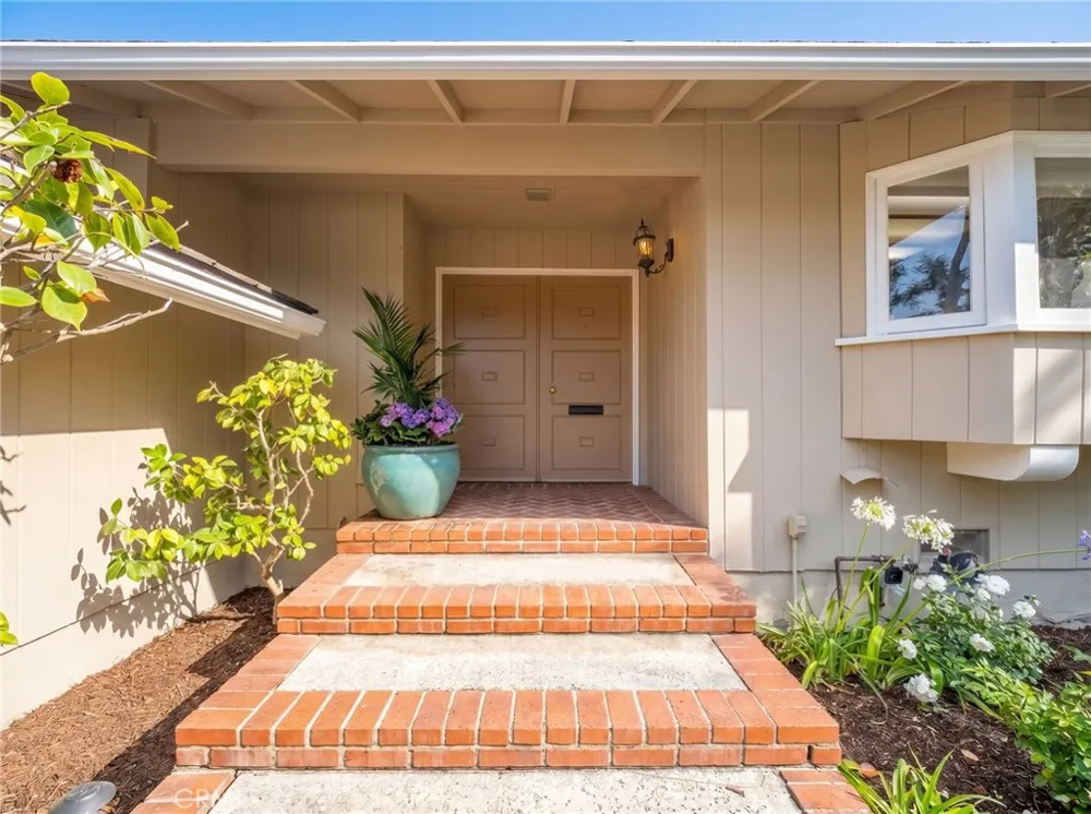 4012 Via Opata Palos Verdes Estates, CA 90274