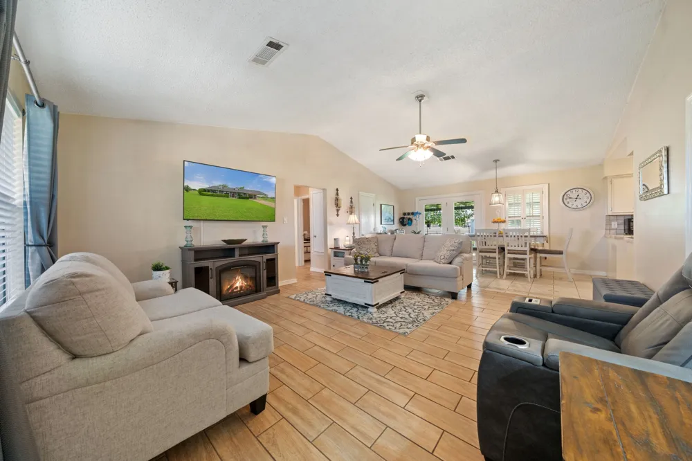 9885 Silver Creek Drive Scurry, TX 75158