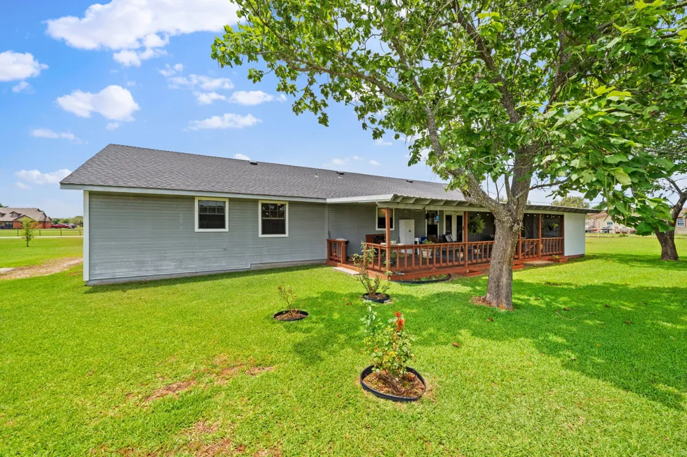 9885 Silver Creek Drive Scurry, TX 75158