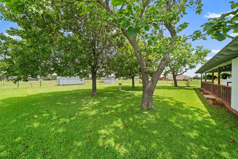 9885 Silver Creek Drive Scurry, TX 75158