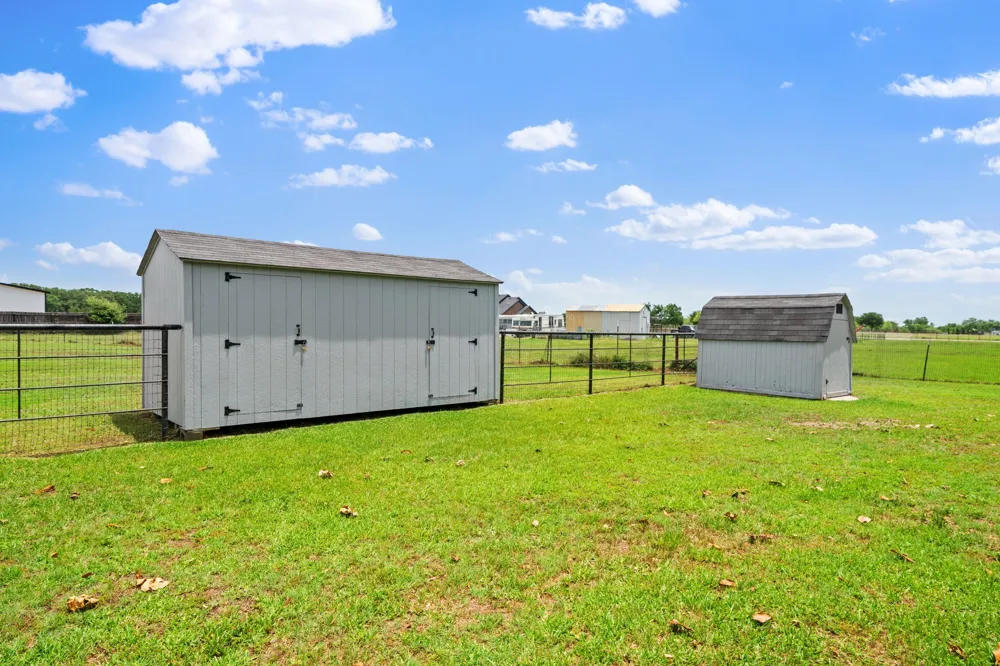 9885 Silver Creek Drive Scurry, TX 75158