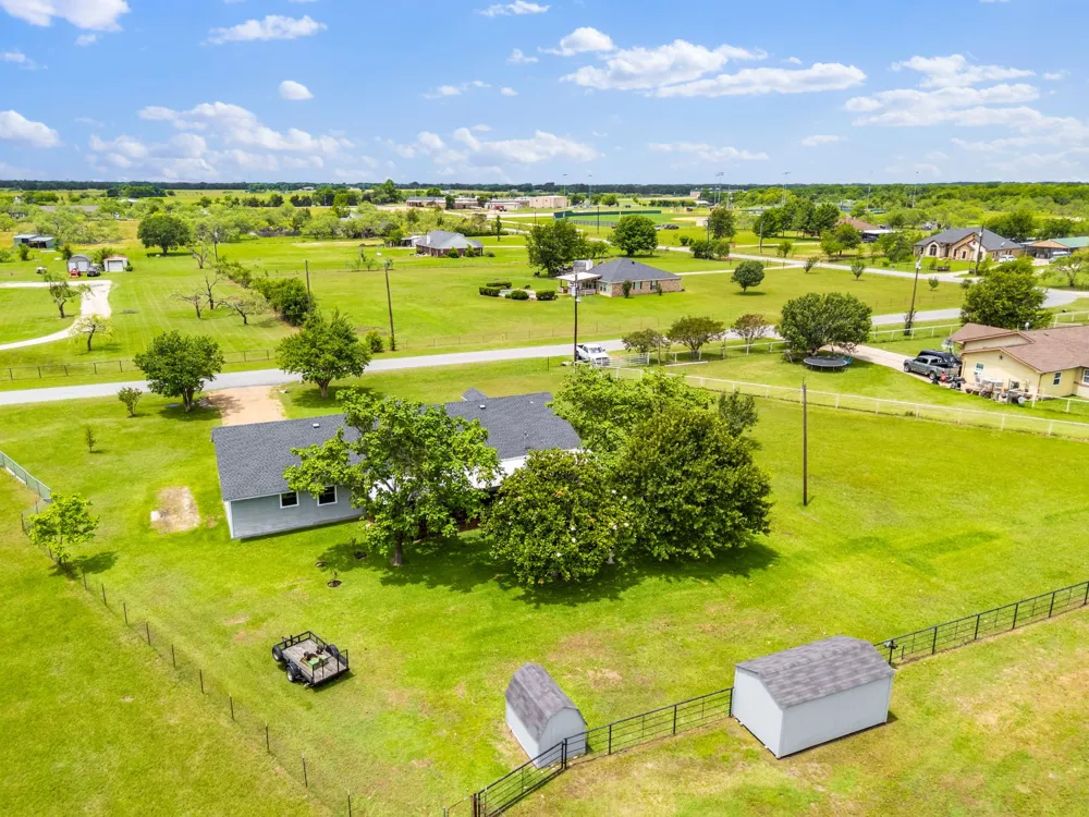 9885 Silver Creek Drive Scurry, TX 75158