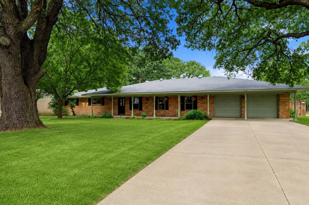 17535 Country Club Drive Kemp, TX 75143