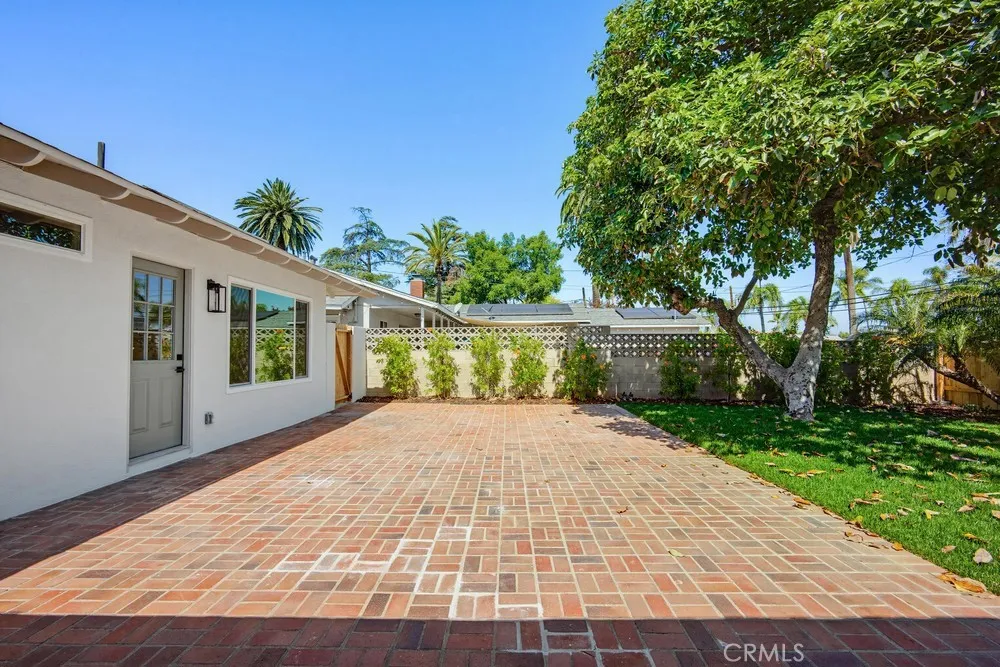 109 E Francis Street Corona, CA 92879