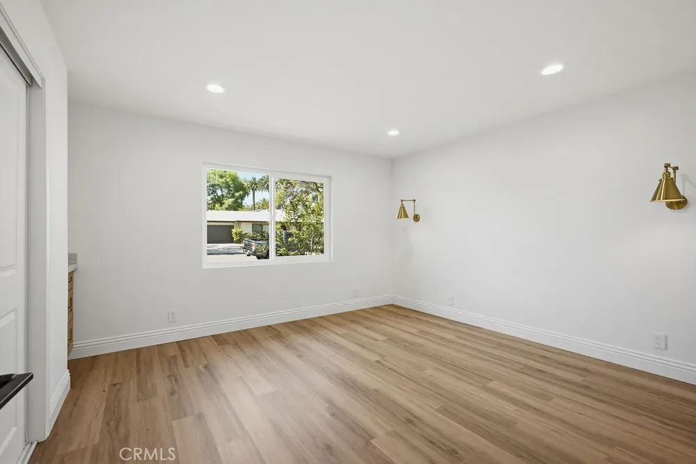 109 E Francis Street Corona, CA 92879