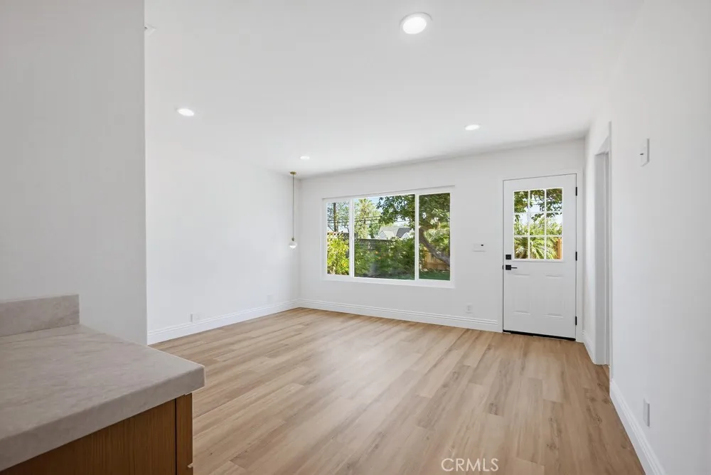 109 E Francis Street Corona, CA 92879