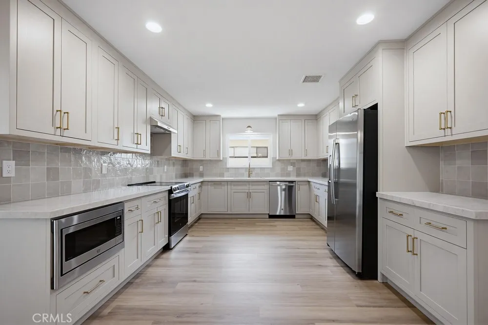 109 E Francis Street Corona, CA 92879