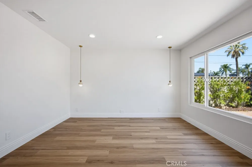 109 E Francis Street Corona, CA 92879