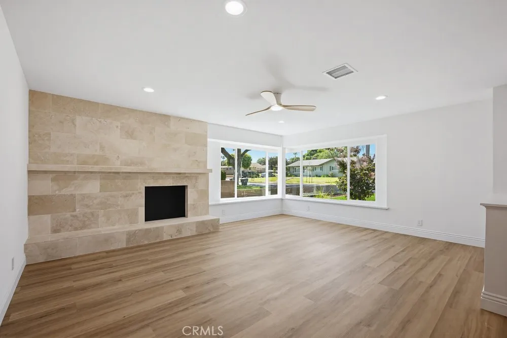 109 E Francis Street Corona, CA 92879