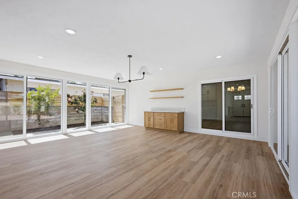 109 E Francis Street Corona, CA 92879
