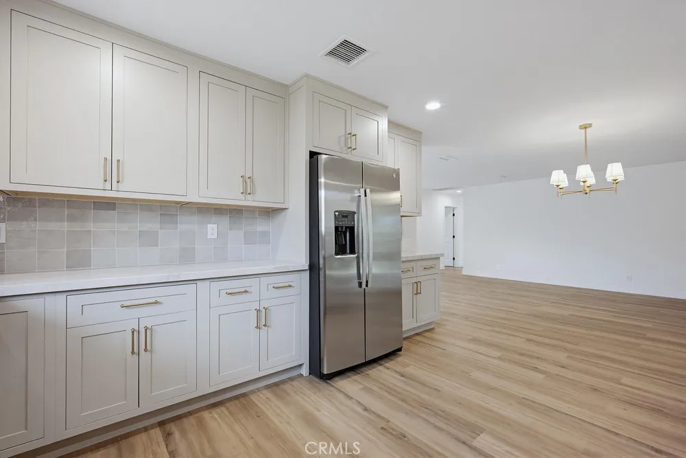 109 E Francis Street Corona, CA 92879